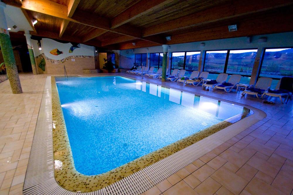 Hetkuti Wellness Hotel Мор Екстер'єр фото