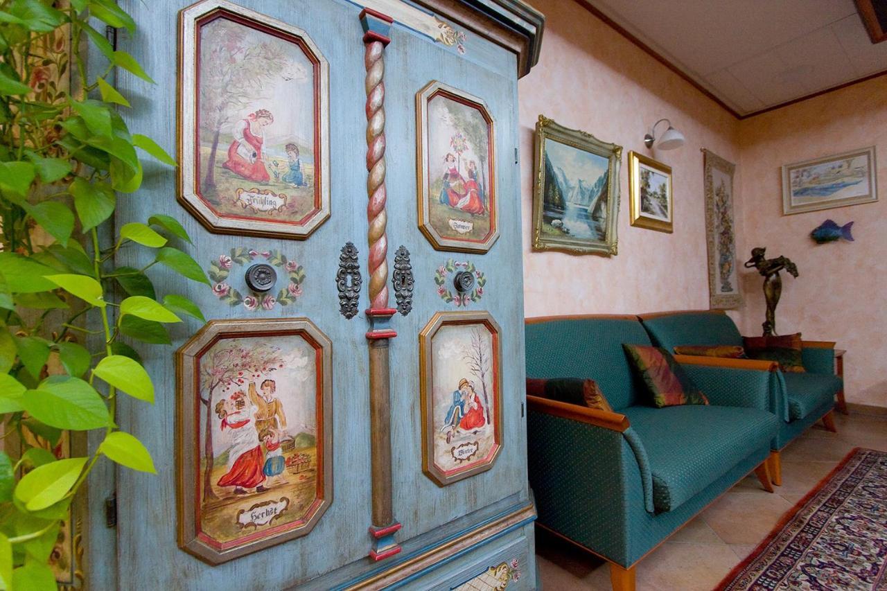 Hetkuti Wellness Hotel Мор Екстер'єр фото