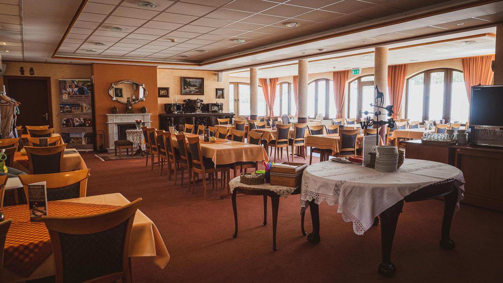 Hetkuti Wellness Hotel Мор Екстер'єр фото