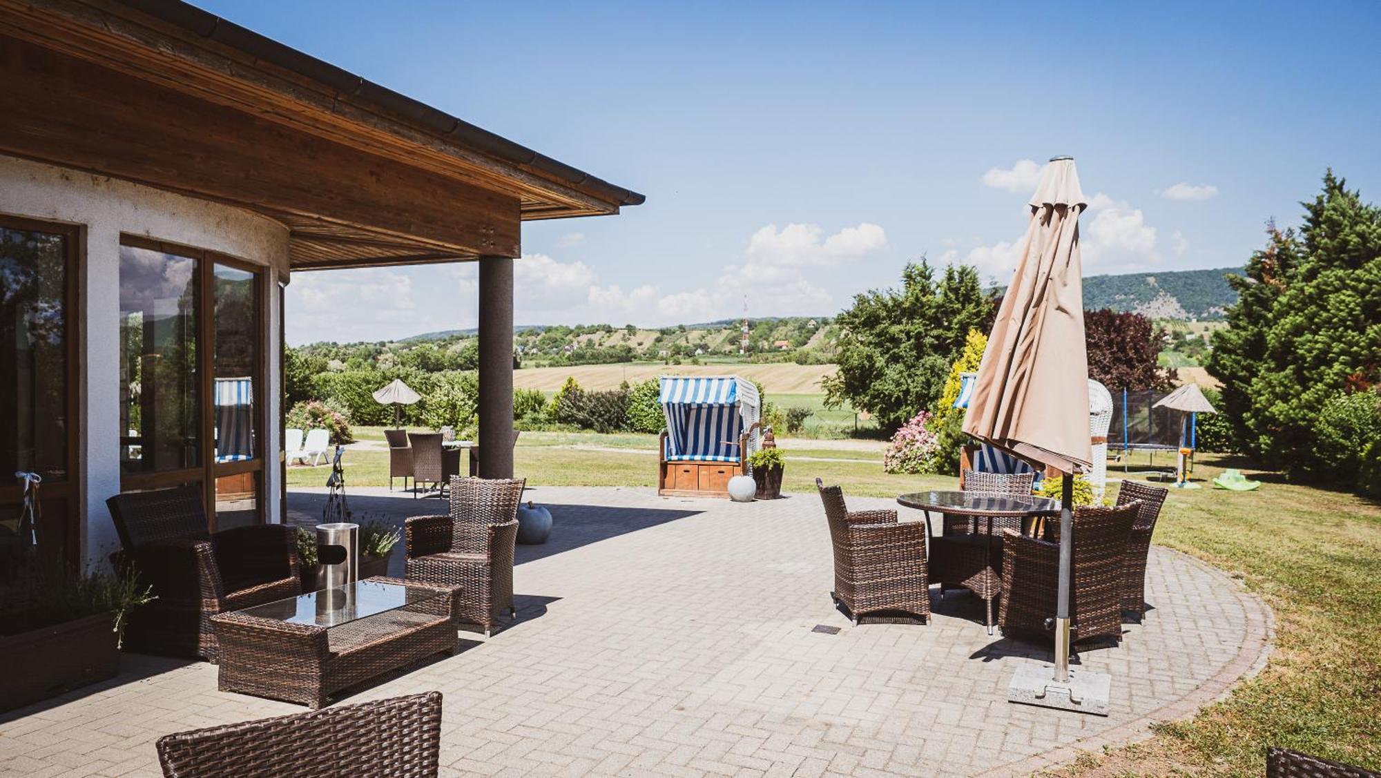 Hetkuti Wellness Hotel Мор Екстер'єр фото