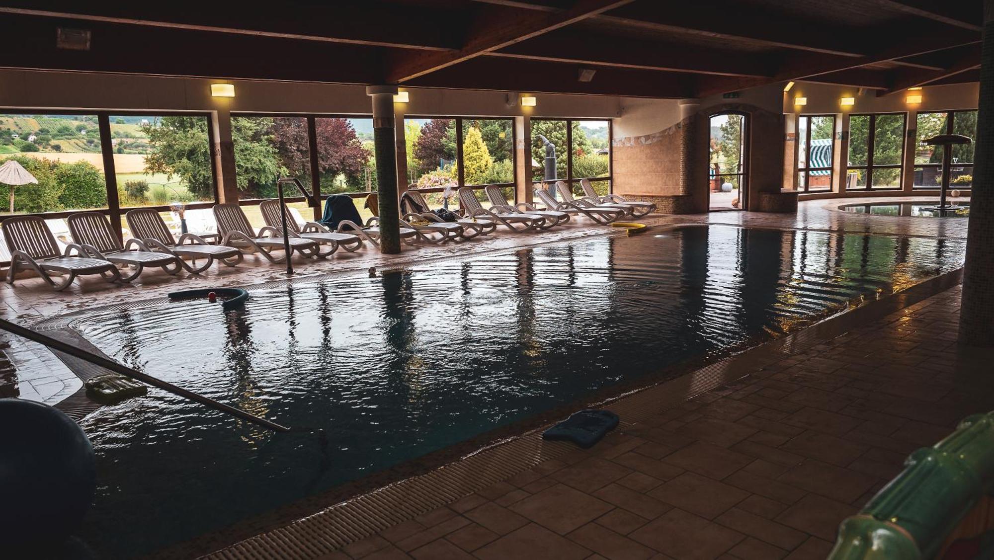 Hetkuti Wellness Hotel Мор Екстер'єр фото